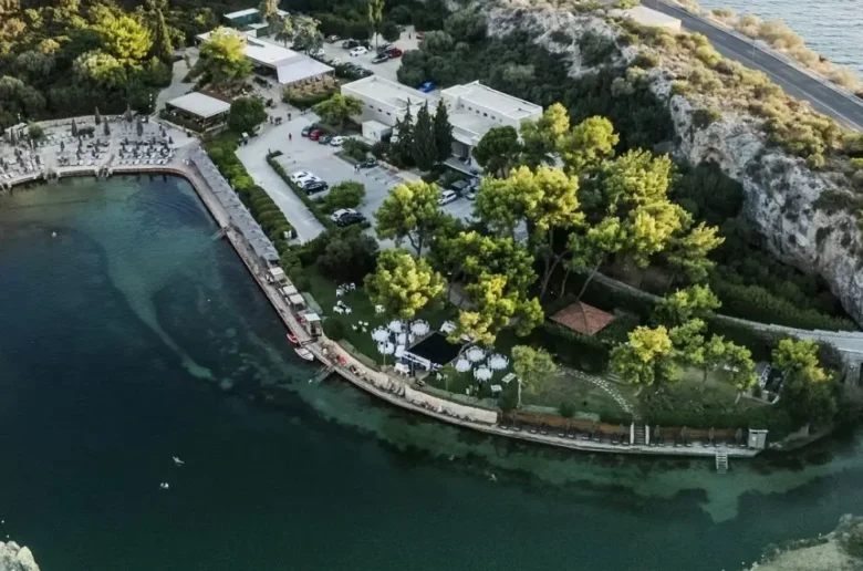 ori.wedding/venues/lake-vouliagmeni-