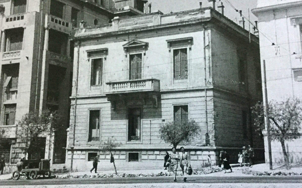 “Η Αθήνα είναι μια γυναίκα που κουβαλάει πάνω της το παρελθόν και το μέλλον μαζί.”Νίκος Καζαντζάκης