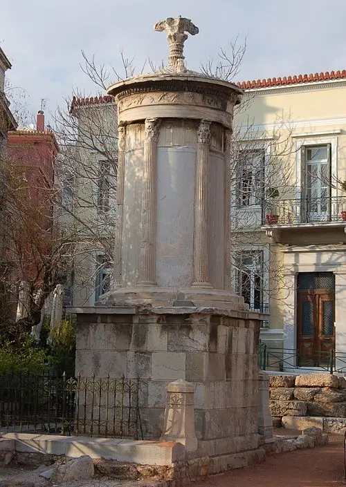 οδός Τριπόδων