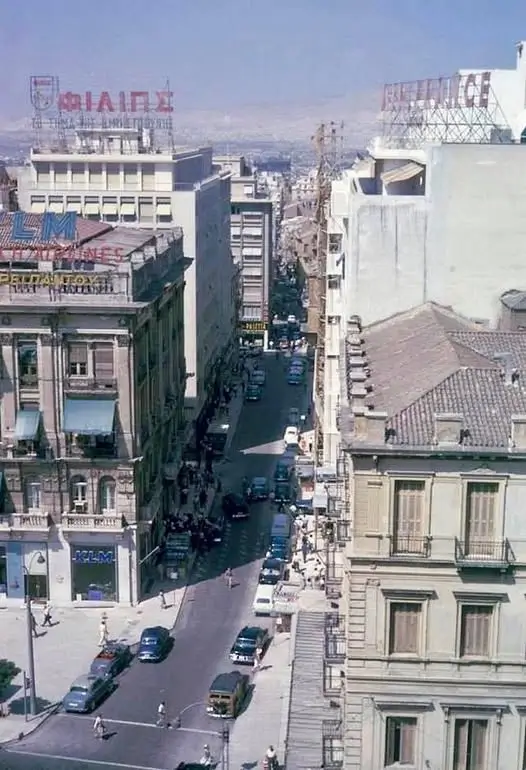 Οδός Καραγιώργη Σερβιας, Σύνταγμα ‘60s