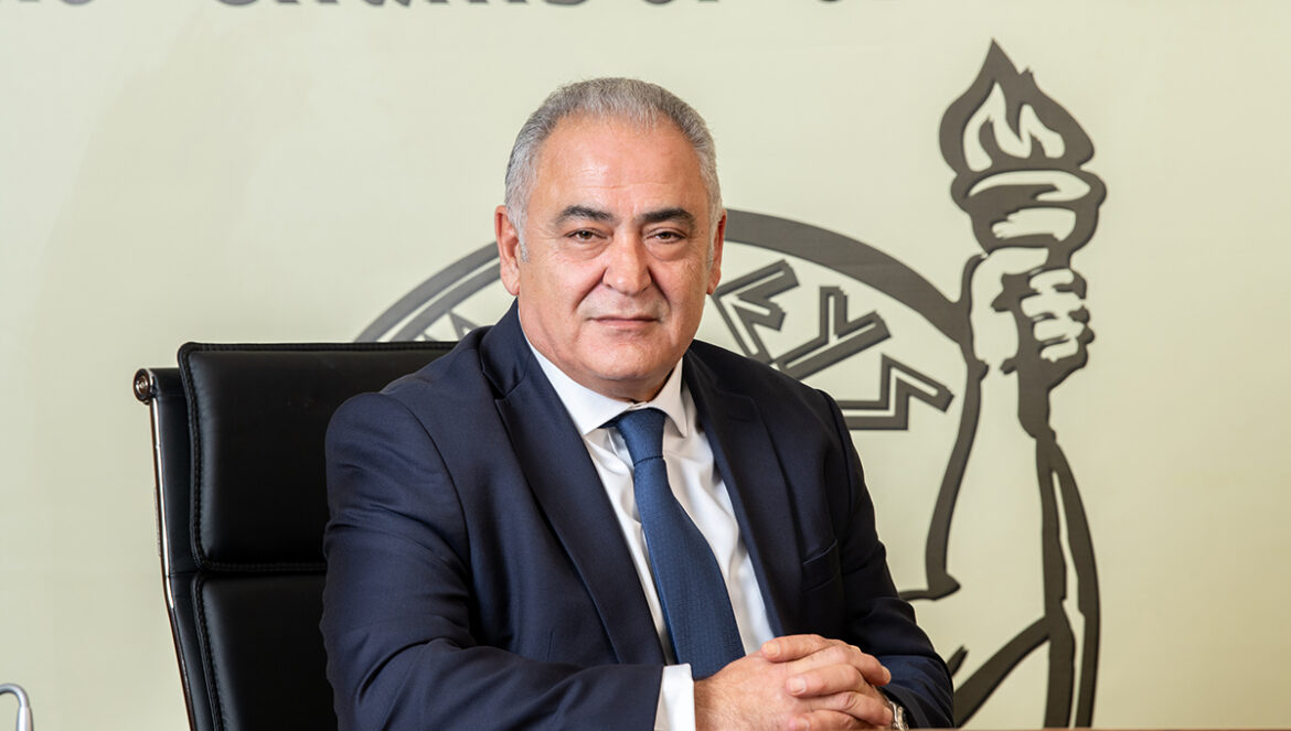 Γιάννης Χατζηθεοδοσίου
