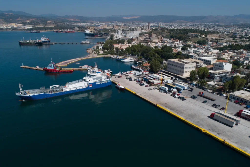 Το λιμάνι της Ελευσίνας 