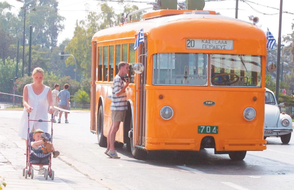 Το πρώτο τρόλεϊ που κυκλοφόρησε το 1948 στη γραμμή Πειραιάς - Καστέλλα ήταν της FIAT και διασώζεται (Πρώτο Θέμα)