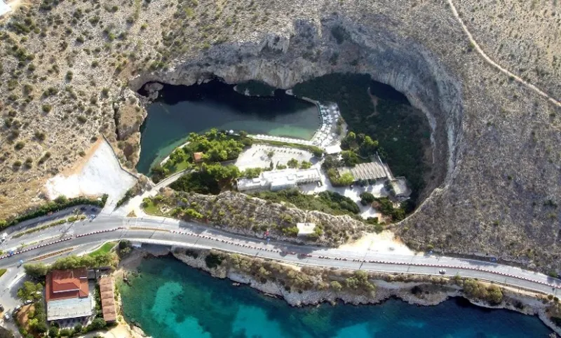 Σπήλαιο Λίμνης Βουλιαγμένης