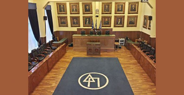 Αίθουσα Δημοτικού Συμβουλίου Πειραιά