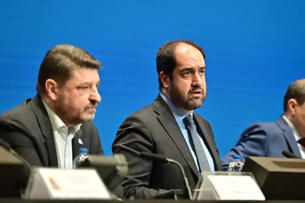 Σημαντικά μέτρα για την Περιφέρεια Αττικής ανακοίνωσε ο Υπουργός Κλιματικής Κρίσης και Πολιτικής Προστασίας, Γιάννης Κεφαλογιάννης, σε ευρεία σύσκεψη που πραγματοποιήθηκε τη Δευτέρα 09 Μαρτίου 2026 ενόψει της νέας αντιπυρικής περιόδου.