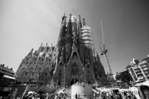 Barcelona Shadows & Colors: Η πρώτη ατομική έκθεση του Βαγγέλη Γκικόπουλου