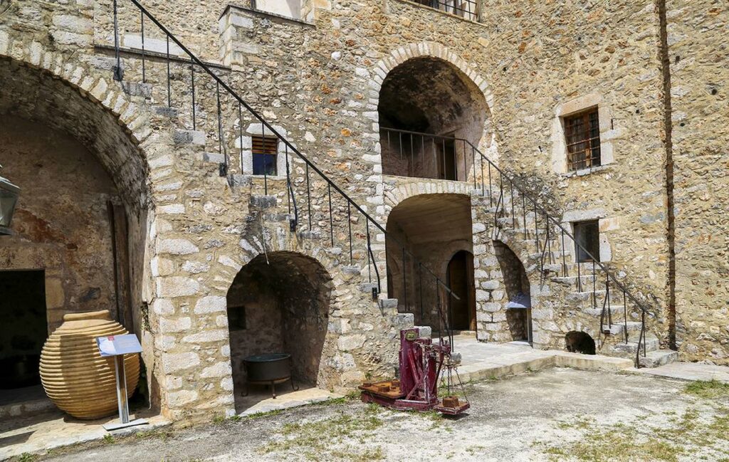 Πύργος Τσικαλιώτη στο Λεωνίδιο Αρκαδίας