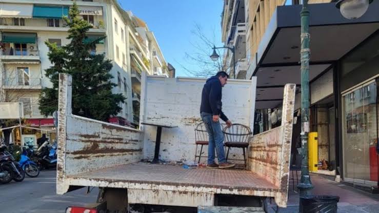 Δήμος Αθηναίων - παράνομα τραπεζοκαθίσματα